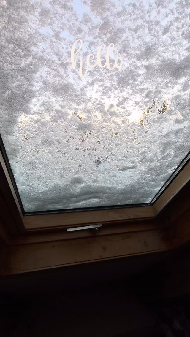 La neige est bien tombée cette semaine dans le.massif du Sancy et à la Datcha Anastasia. 😀

#maisondhotesdecharme #massifdusancy #maisonsdhotes