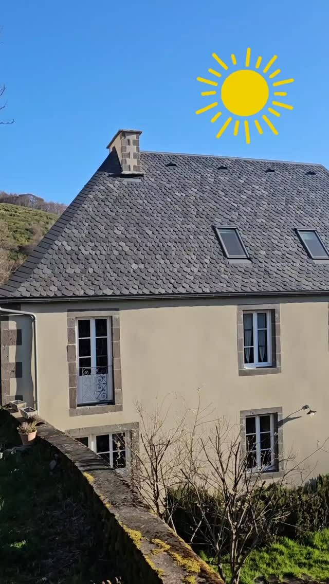 Quand tu penses que tu peux ranger ta garde robe d'hiver ! BIenvenue à la montagne 😆

#montagne #meteo #massifdusancy #maisondhotesdecharme #neige